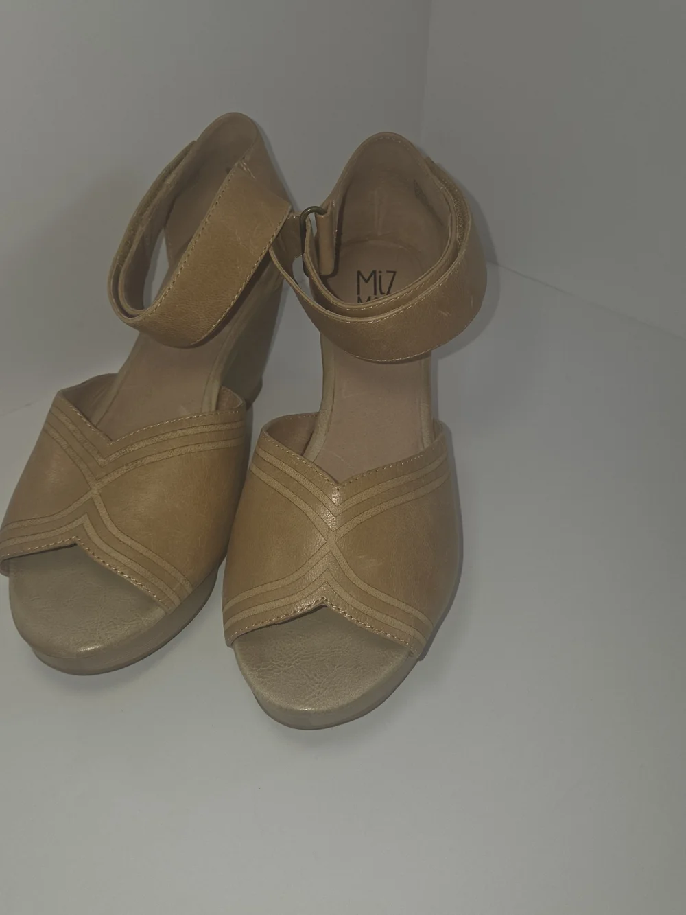 Miz Mooz Tan Leather Women's Wedge Sandal with Ankle Cuff Size 9.5 - Picture 2 of 11
